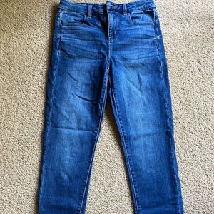 American Eagle blue skinny jeans
